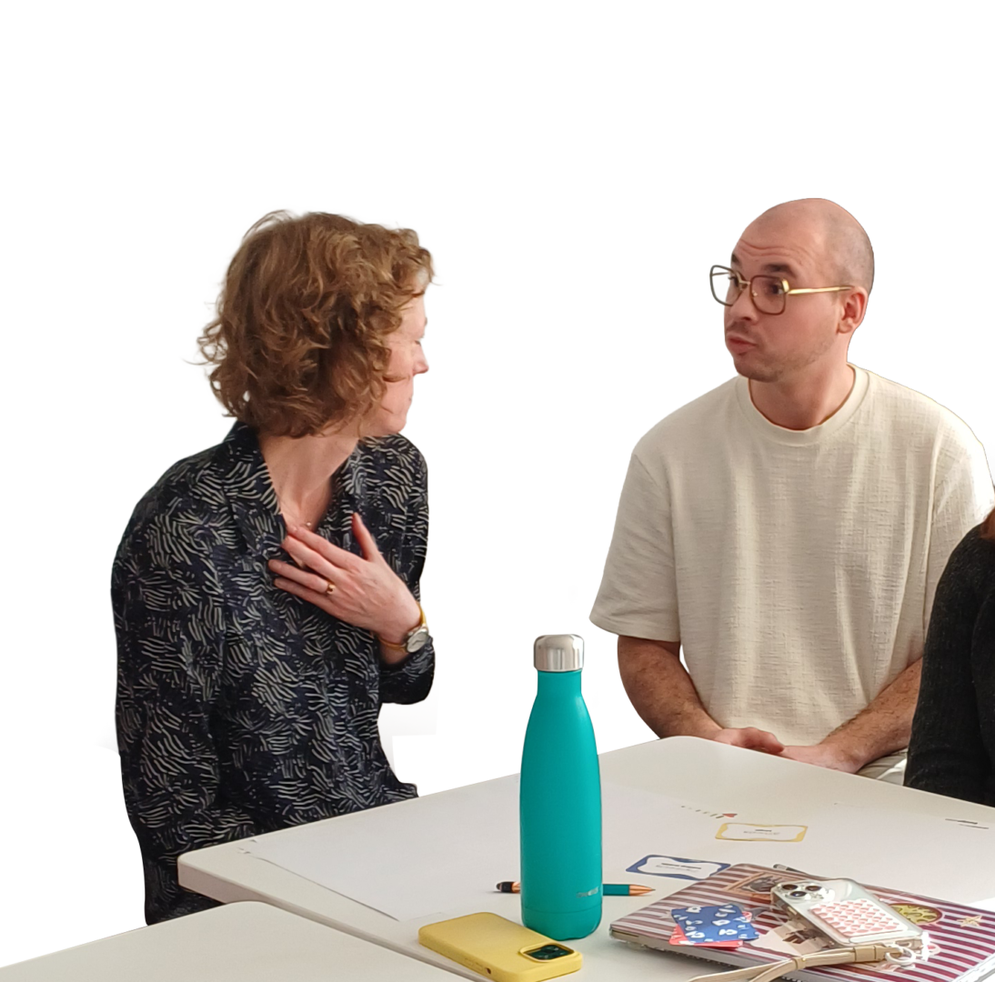 Etienne Poitou, designer UX et produits en atelier design collectif avec une porteuse de projet